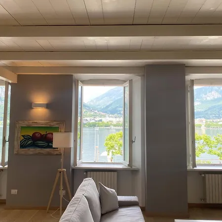 Appartement Overlooking The *