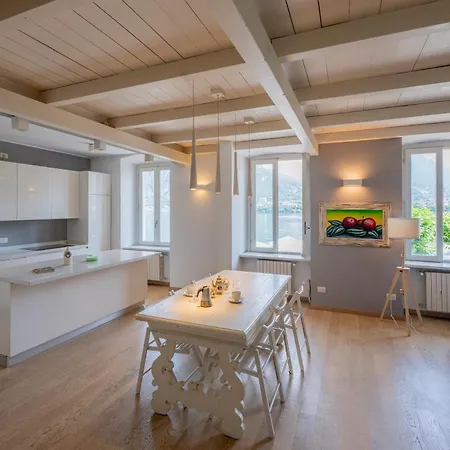 Appartement Overlooking The *