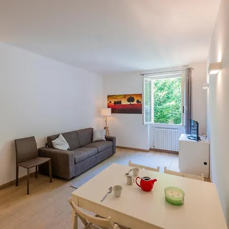 Overlooking The Apartament *