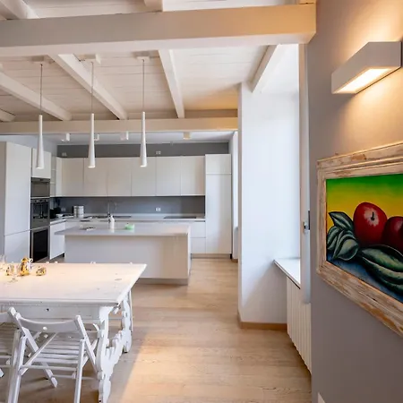 Appartement Overlooking The *